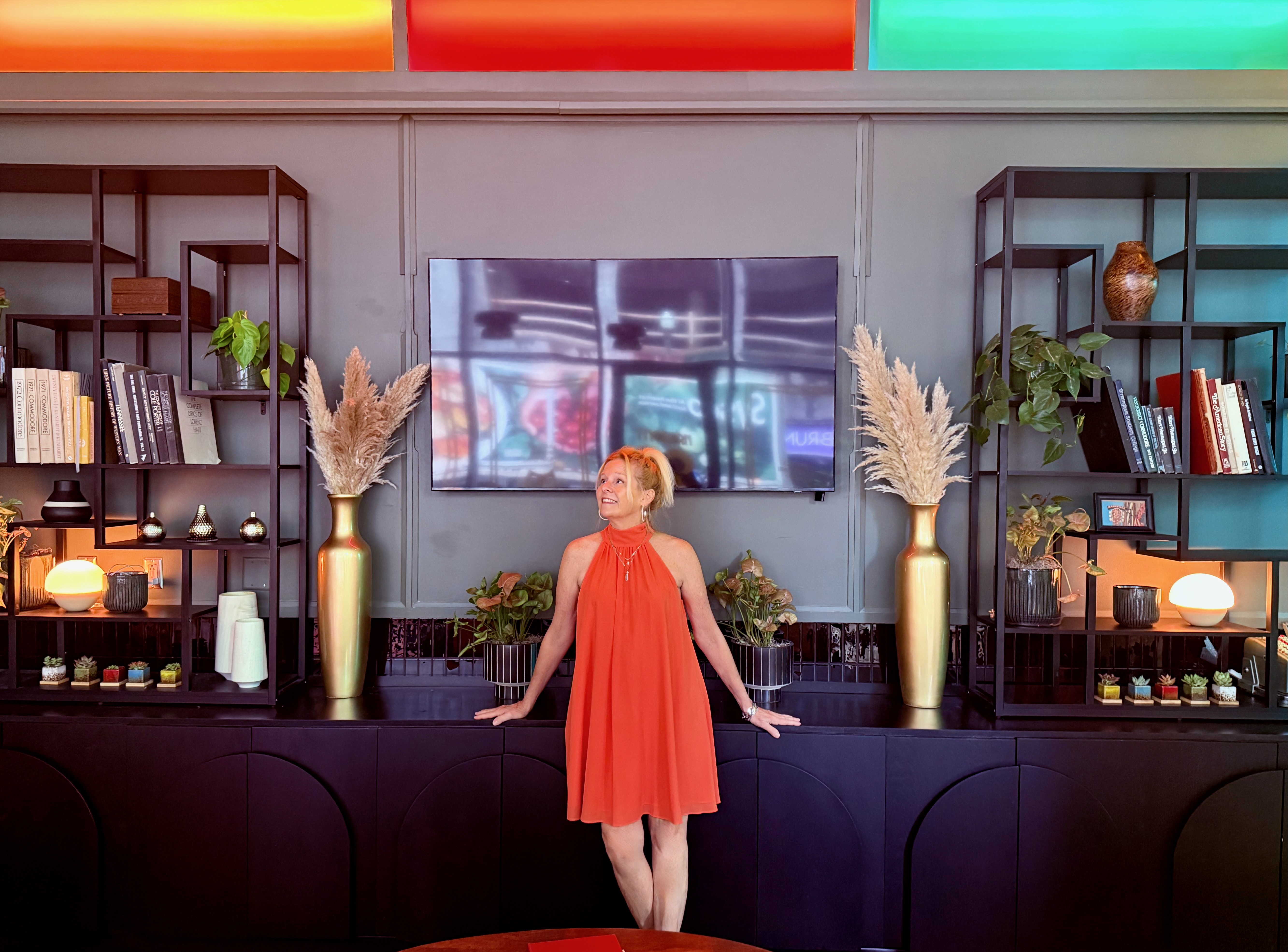 Cindy McCain looking around room at Modern Love